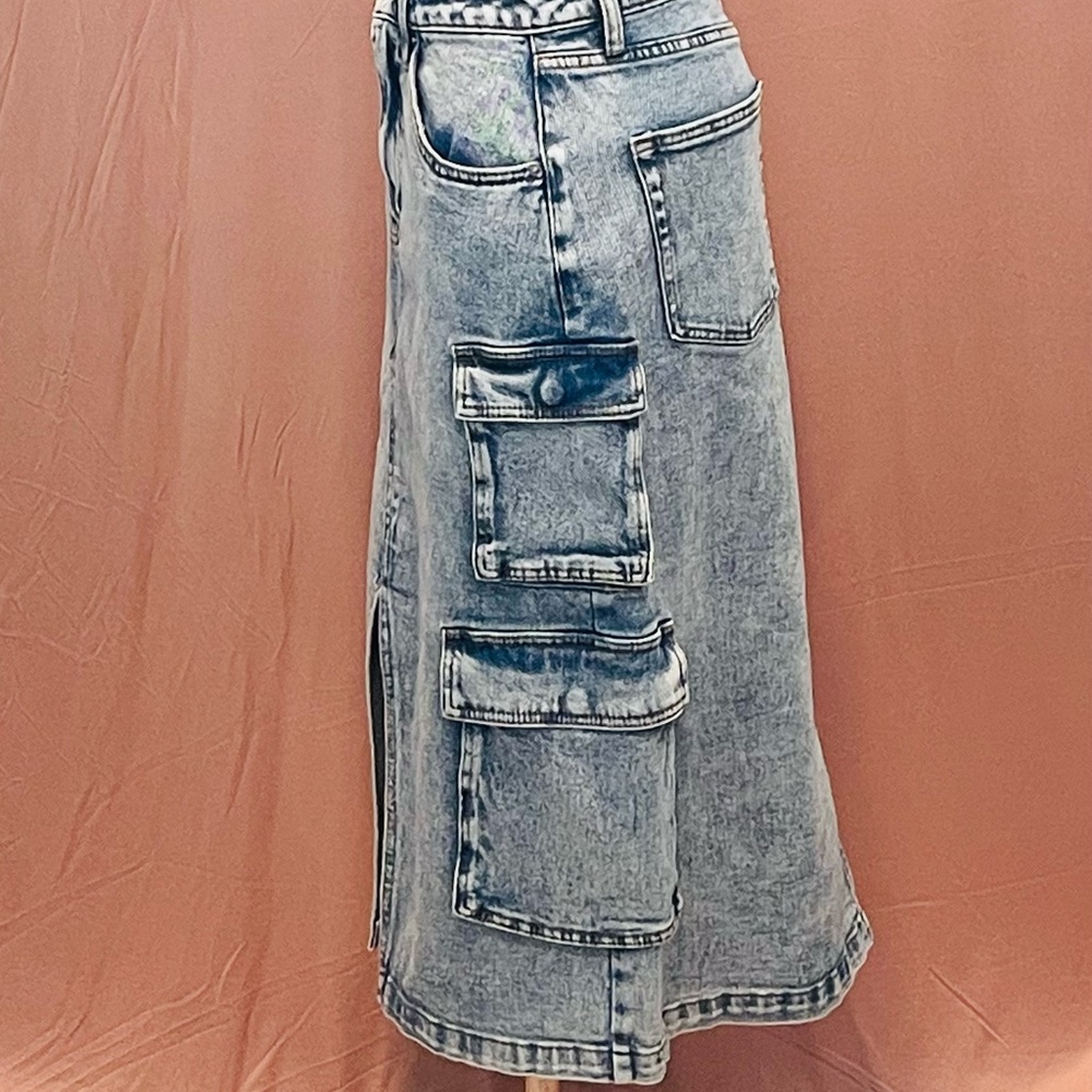 wild fable Light Blue Washed Denim Cargo Midi Skirt - Picture 3 of 3